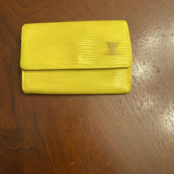 Louis Vuitton preloved key holder! Authentic - Picture 3 of 8